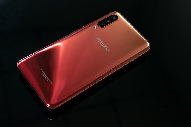 高通骁龙:1999元就能买到骁龙855,还配备UFS3.0和双扬声器,网友:太香了