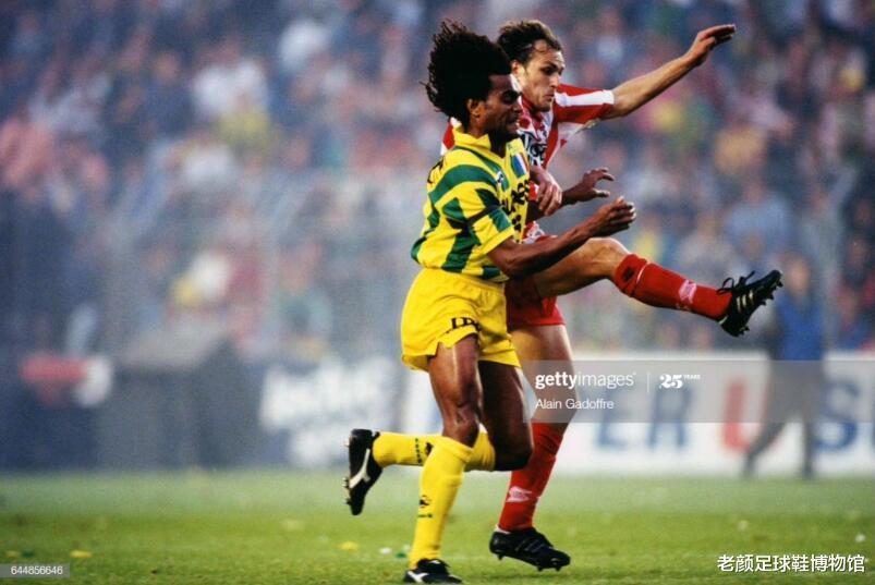 卡伦布▲为追求世界第一长腿超模女友强行加盟皇马获欧冠,澳洲土著赢得大力神杯成人生赢家