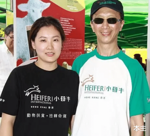伏明霞|40岁伏明霞近照，与父母断了关系，只为嫁给老头，现要第四胎
