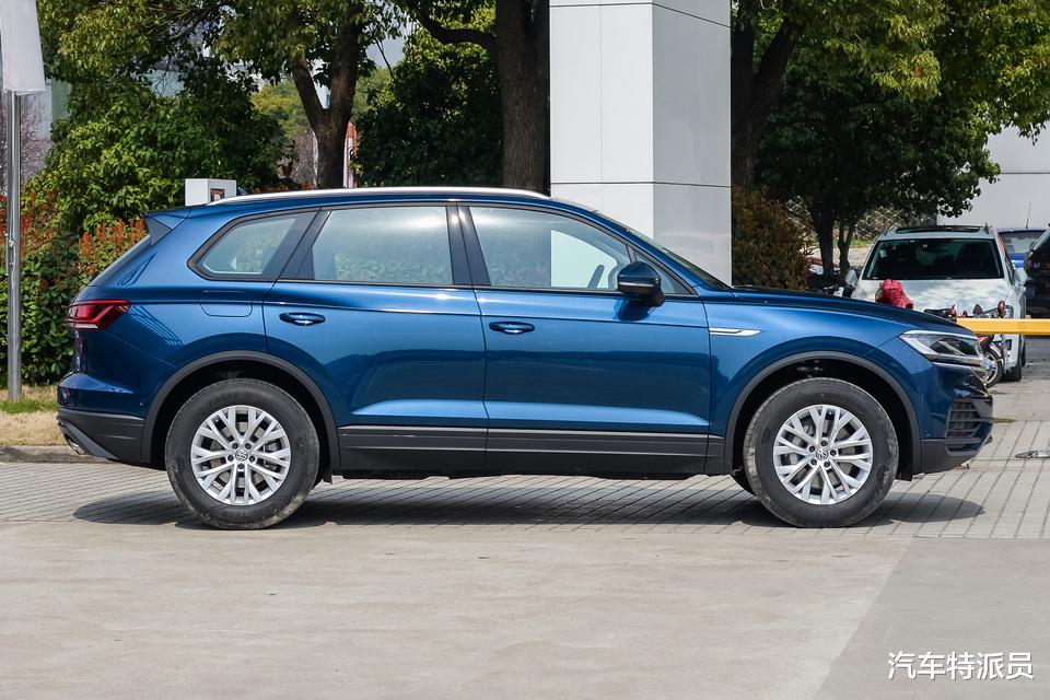 大众途锐|“减配”后的途锐还值得买吗？2.0T还能否托起旗舰SUV的身份？