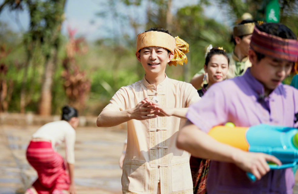 向往的生活@《向往的生活》动真格了？蘑菇屋最大难关全让任嘉伦碰上了