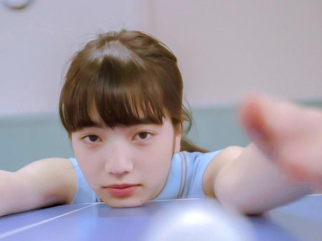 小松菜奈：小松菜奈新男友曝光！甜蜜演绎夏日糖果色，跟权志龙还差点一意思