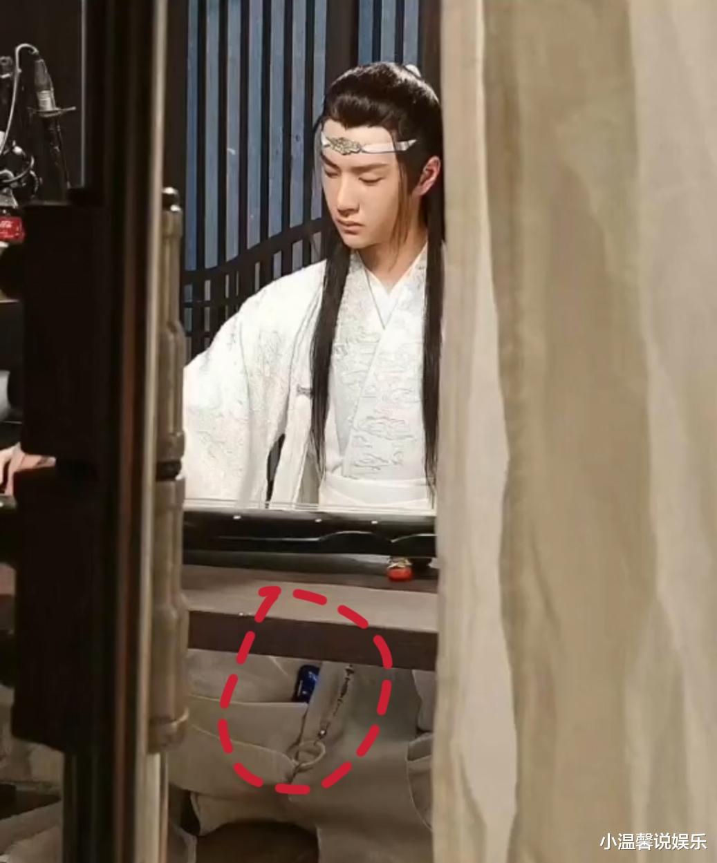 王一博:王一博拍《陈情令》遭遇“穿帮”,手机出镜,壁纸暴露了和肖战的关系