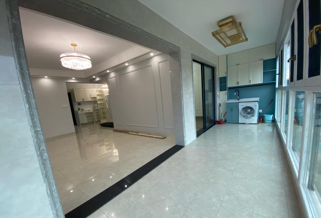 |新房全屋打扫干净，效果很漂亮，电视墙非常满意，坐等家具进场！