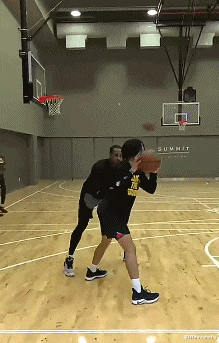 安东尼@安东尼亲自试训接班人,结果安东尼被打爆了