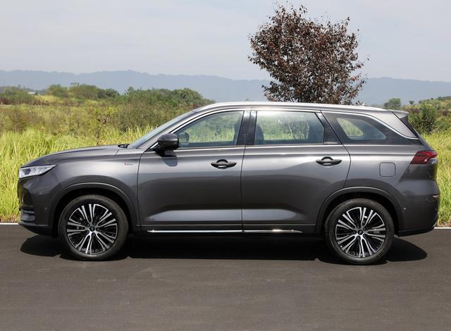 长安汽车:这款起售7.77万的SUV配置如何?来看看长安欧尚X7