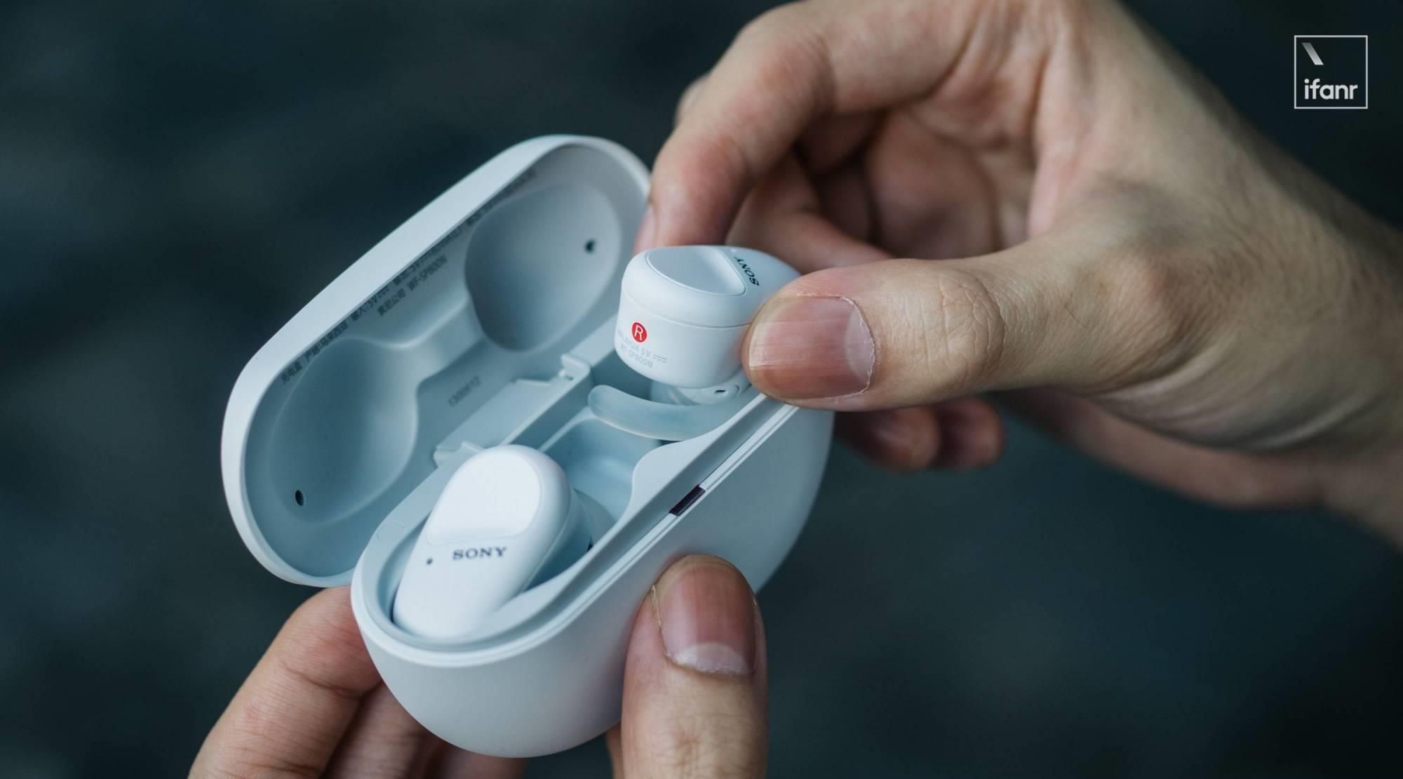 |WF-SP800N 真无线降噪耳机体验：26 小时长续航，跑个马拉松也不断电