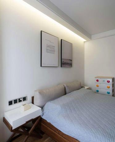 设计师|她家的轻奢风格，黑白灰散发着高级感，不做电视墙，美观又实用