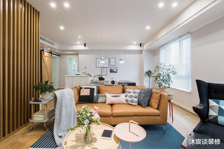 []看了她的新居，才知家简单温馨就好，即便大白墙，同样能令人心动