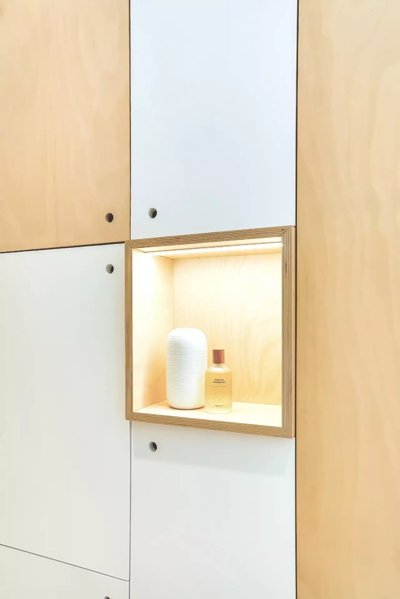 「」30平小宅，一分为二，储物全都上墙，客厅大，卧房也宽敞！