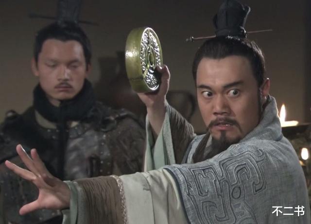 秦国▲秦国用十五座城池换和氏璧，蔺相如献技完璧归赵，学者：愚蠢至极