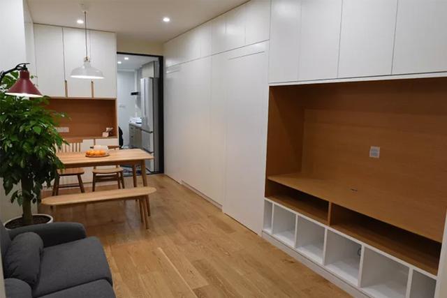 []卫生间装修有妙招，安装2个门，比干湿分离好多了，老公真聪明