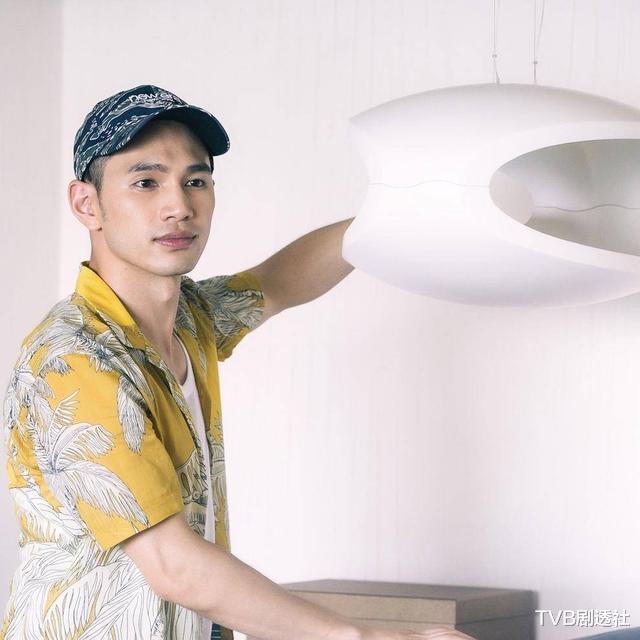 演唱会：TVB高材生不靠丰厚家底拿奖无数 曾为东方神起监制唱片