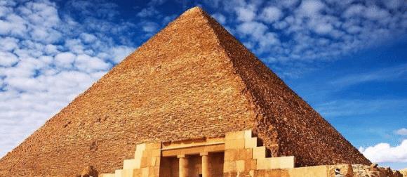 [金字塔]为什么不能登上金字塔顶端？老外作死爬上去，最终明白了！