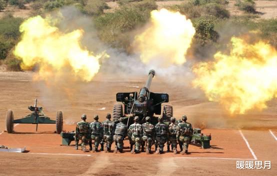 「印度」印度动手了！印军坦克连夜增兵前线，大批士兵闯过边界