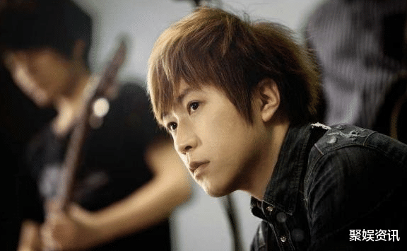 刘心悠|六个胖到认不出来的男星, 曾经都是男神, 最后一个才30多就长残了!