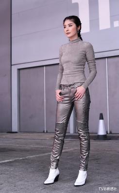 陈慧琳|00后不识乐坛天后?陈慧琳现身商场无人认出,与学生擦身而过