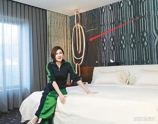 关之琳|关之琳上亿豪宅曝光,鞋子多的堆到天花板上,床头铁链有何用处?