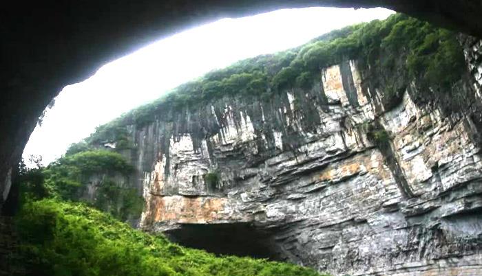 「湖南」湖南有座“云中山峰”,2000米海拔上野韭茵茵,被称作湖南的K2!