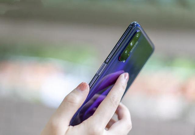 #华为荣耀#从3199跌至1909,华为高端机沦为千元机,8GB+DXO拍照得分111