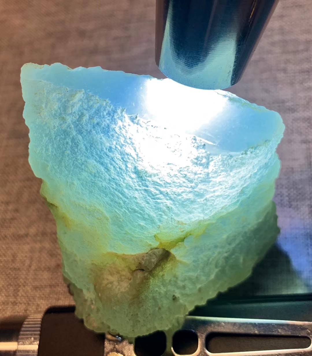 翡翠|翡翠原石交流:怎么理解翡翠里的“老糯胜新冰”!