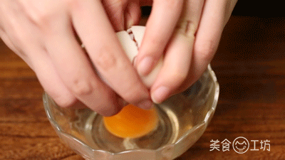 西兰花：西兰花新吃法，10分钟搞定2道减脂菜，越吃越瘦