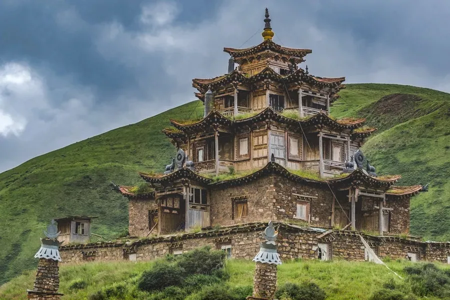 青海|头顶甘南,下接甘孜!青海又一隐世秘境出世,庆幸未火