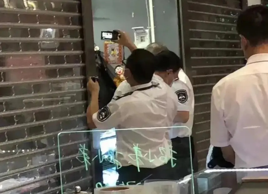 华强北|亚洲电子第一街，山寨机的发源地华强北，如今转型也难以自救