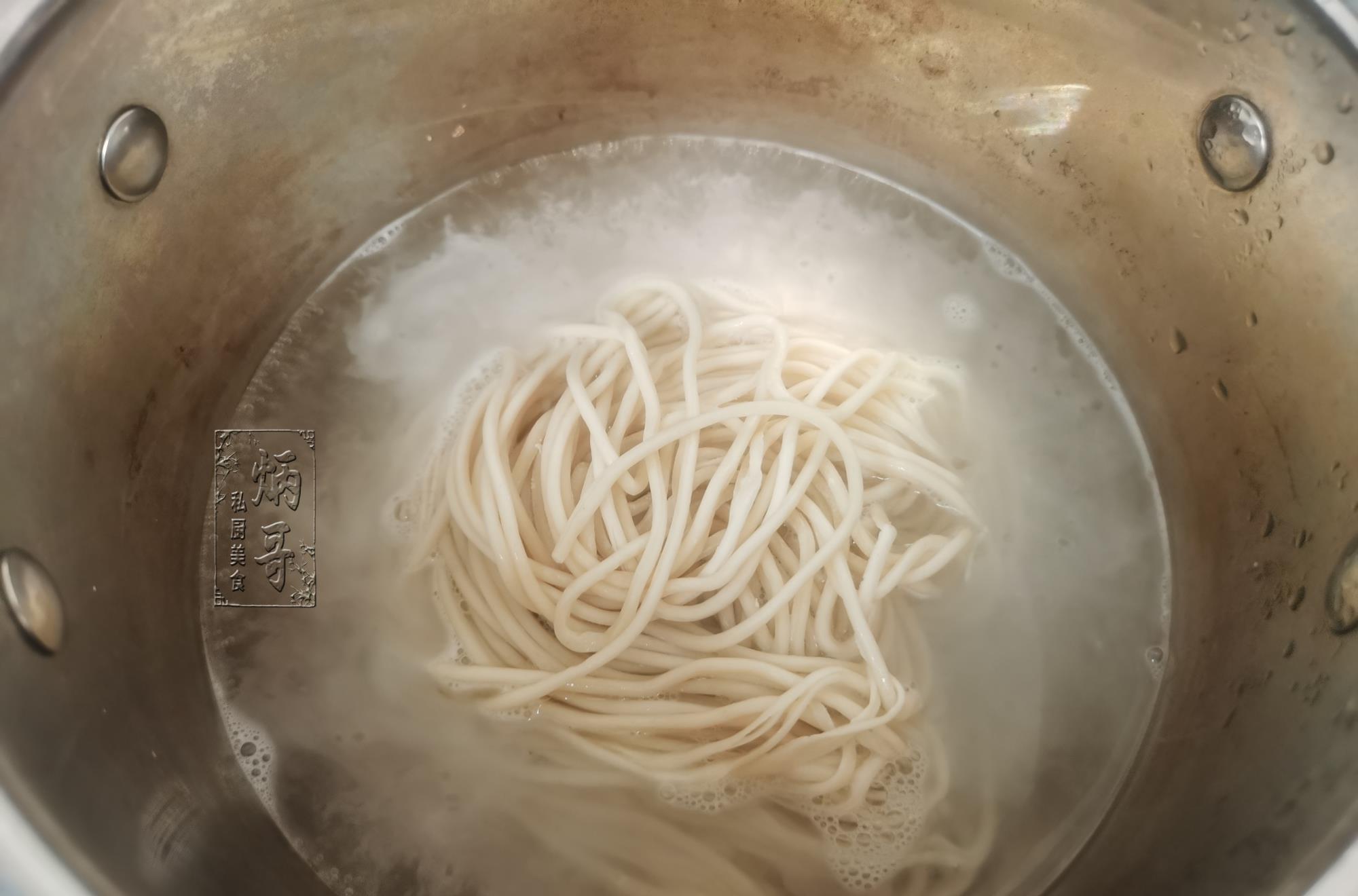 面条|我从不点外卖，晒晒一个人的午餐，3块钱，5分钟就搞定，营养好吃