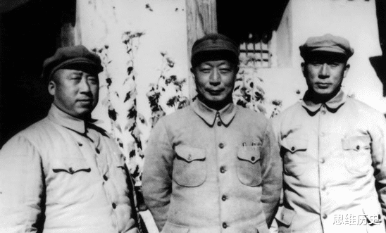 左权|他在军中地位极高，连林总都要听他的命令，55年为何未授到衔