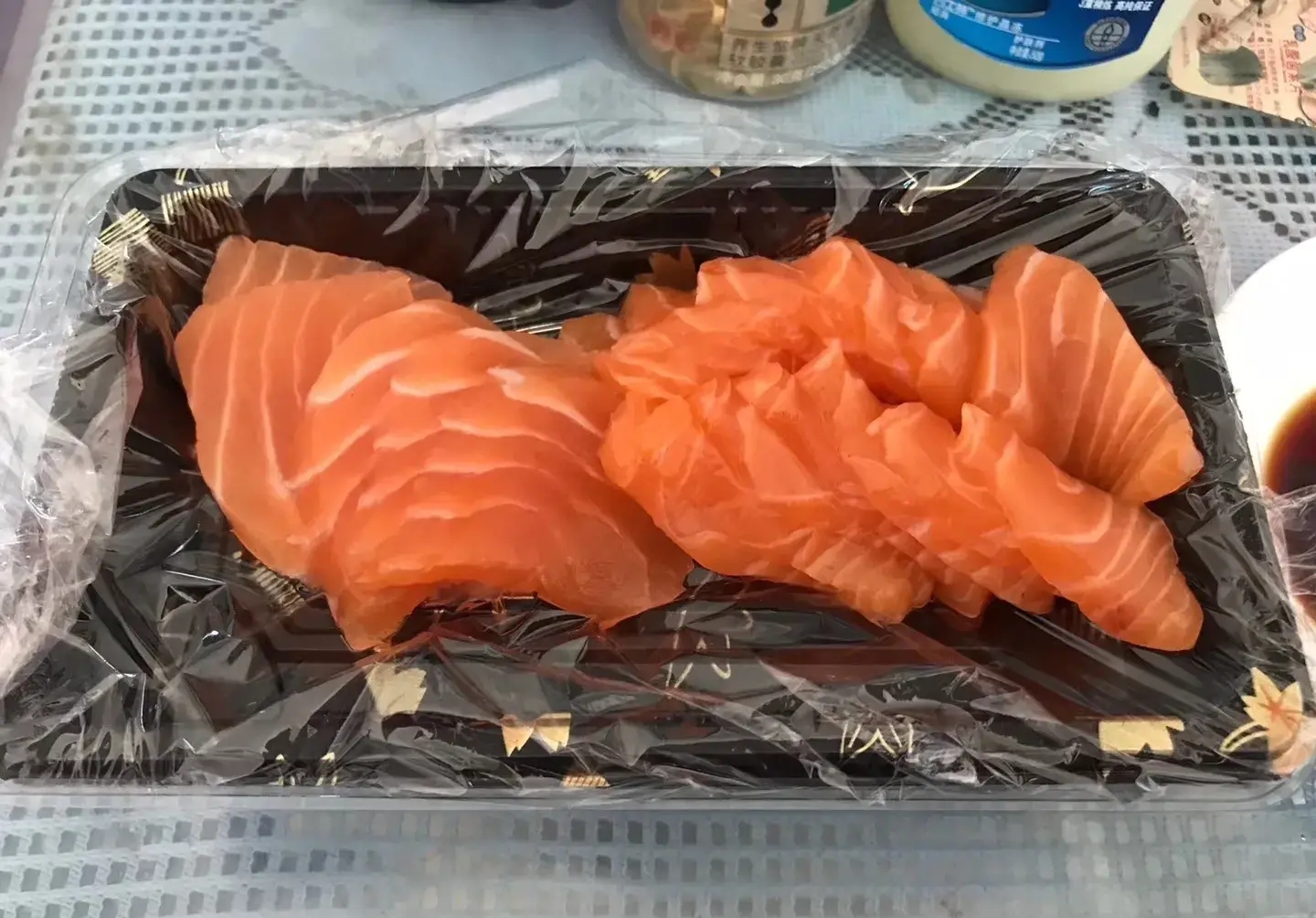 『三文鱼』日料店因三文鱼开诚布公：我店原材料始终为国产淡水红鳟鱼！