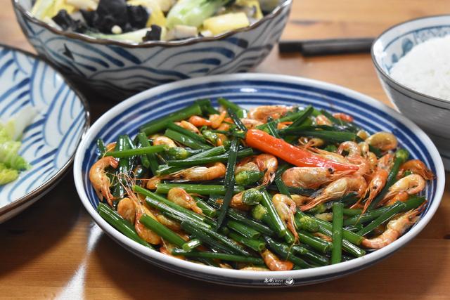 豆腐■晚餐做了三道家常菜，老公说这样吃肠胃舒服，网友说太素了吃不下