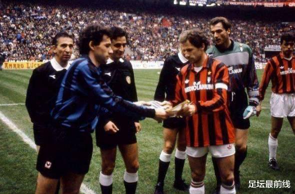 「范佩西」圣西罗的忠诚、侠义与羁绊：只要是AC米兰球员，就选择留下来