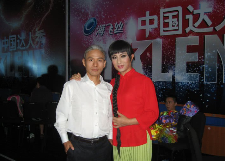 破产|曾是上过春晚的上亿富豪，破产后一夜白头，今靠卖包子扭转人生