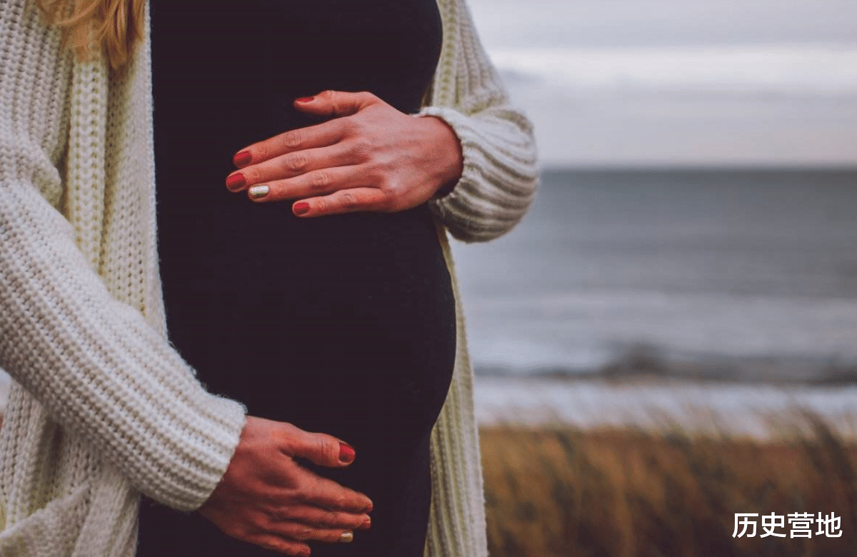 慈禧太后|古代女子难产昏厥，被误认丧命下葬，200年后专家开棺后看见了啥