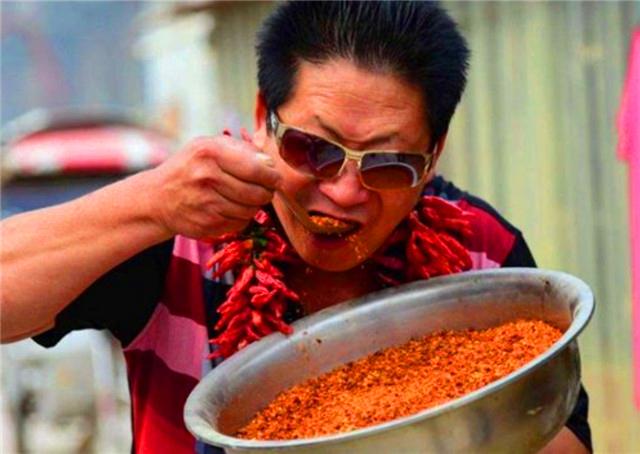螺蛳粉|那个不听医生劝阻,每天吃5斤辣椒配白酒的李永志,现状如何?