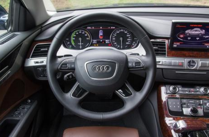 奥迪A8|为啥奥迪A8在国内总卖不过宝马7系？这3点上，奥迪真的没法比