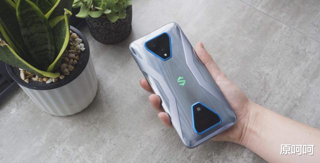 努比亚@围观！黑鲨3 Pro与努比亚红魔 5G：游戏旗舰机大比拼，您看好谁？