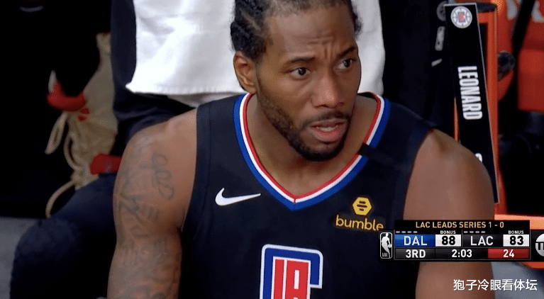 快船队|上篮三不沾防守被秒过 快船毒瘤被里弗斯进场狂喷 成独行侠获胜法宝