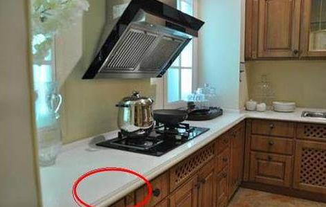 |橱柜上记得要让工人装这东西，能省下不少麻烦事，知道晚了