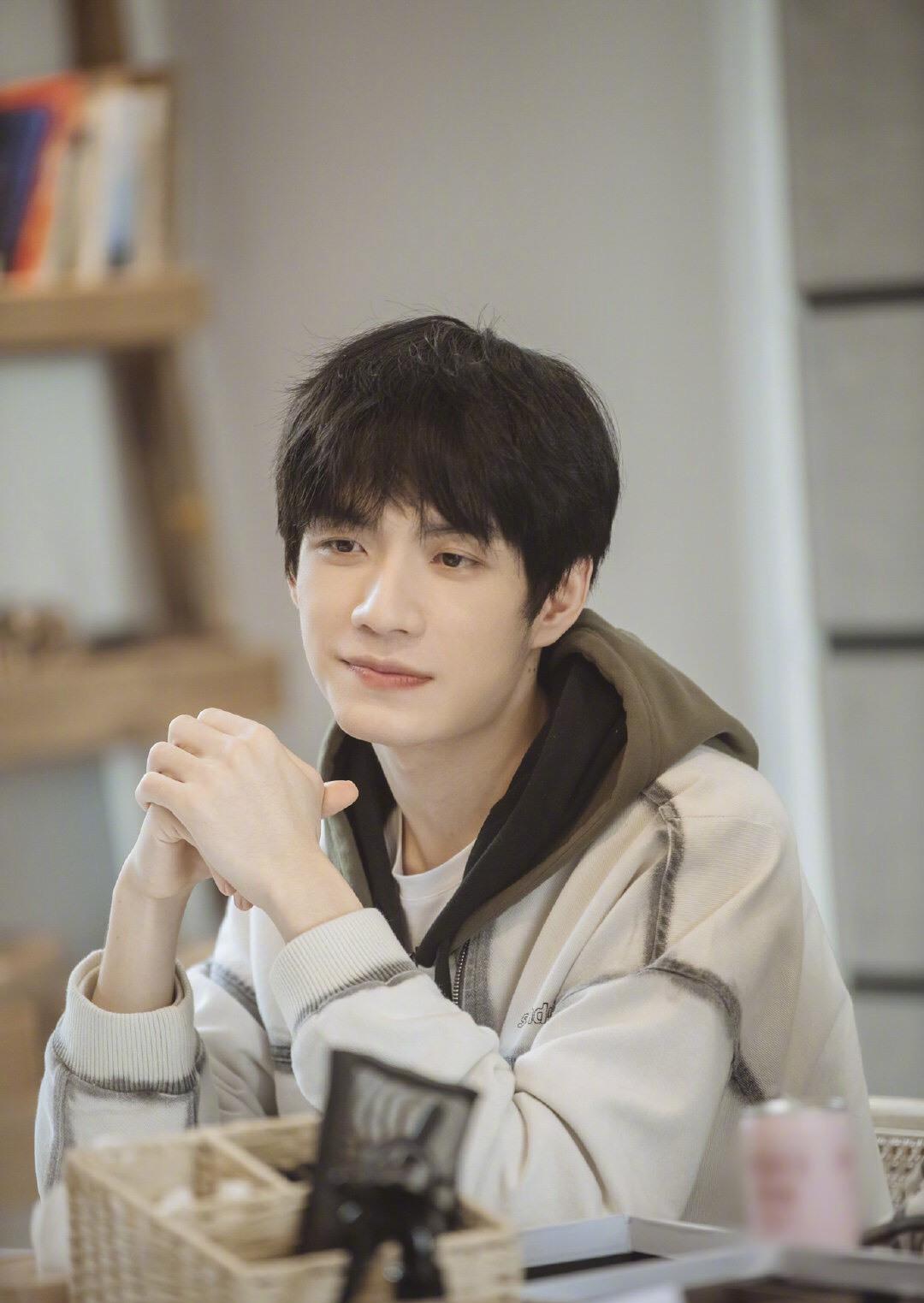 #王一博#任嘉伦、朱一龙、王一博、佟丽娅、张颜齐的娱乐消息