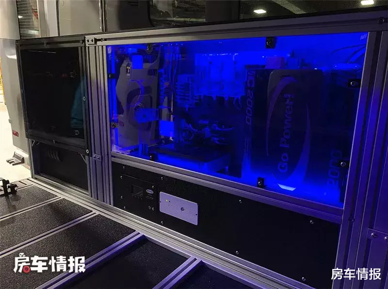 房车|新款福特全顺见过吗？3.5L动力+10AT，车内模块化设计自由选配