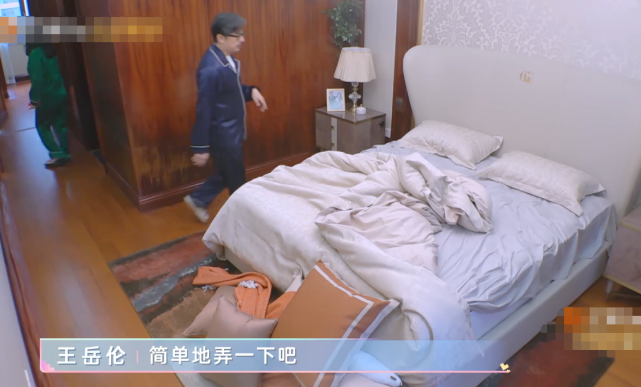 李湘|李湘家有多奢侈？别人睡觉两个枕头，看清她家的，不知道还以为卖的呢！