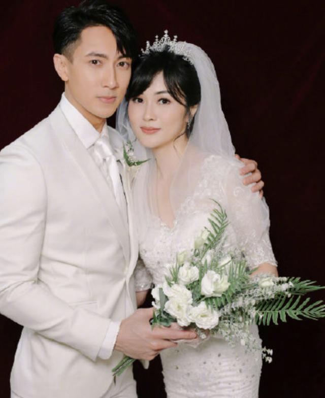 #吴尊#结婚16年后，吴尊公开婚纱照：其实，他真的不是完美男人