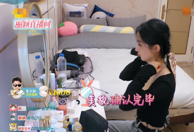 赵丽颖|明星上镜为啥那么精致？看到赵丽颖画口红的工具，这么多年白涂了！