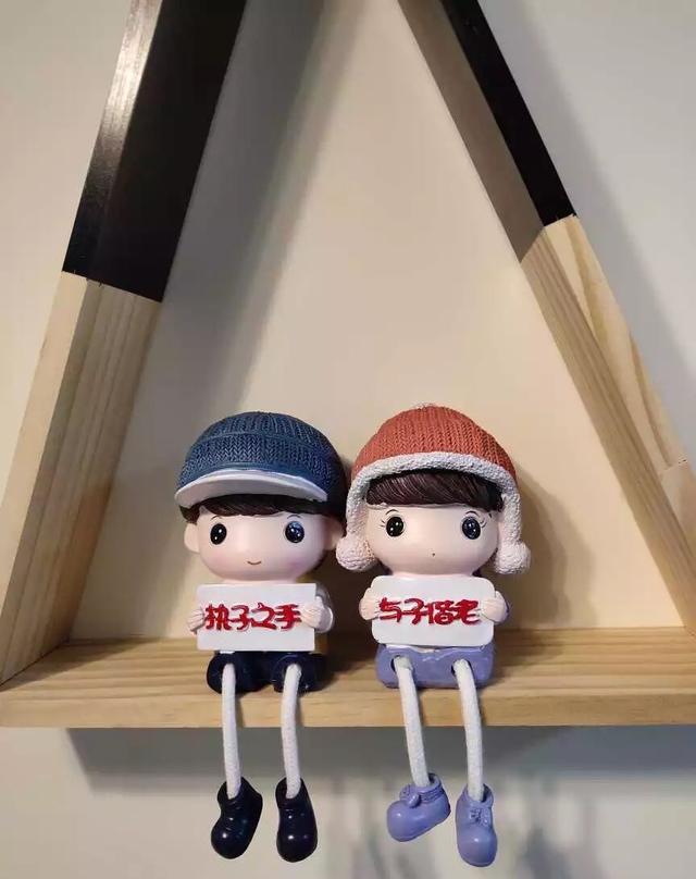 ##95㎡婚房装修花了18万!石膏线做电视墙,省钱还特漂亮