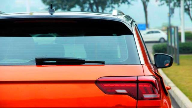 大众汽车|大众王牌爆发，月销轻松过万，一箱油870Km，跌至10万多，没白等