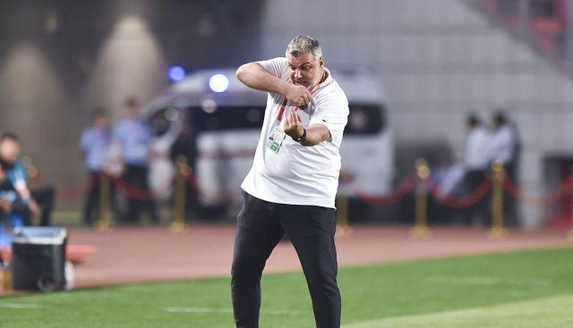 哈桑：哈桑批评江苏苏宁主帅：他是一位胆小的教练！他害怕惩罚球星