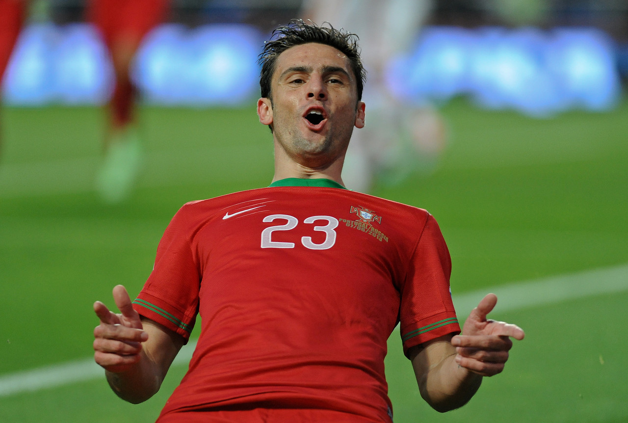 [葡萄牙队]【足坛掌故】波斯蒂加——从水货熬成名宿的玉面杀手