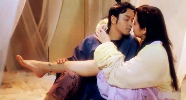 张国荣▲《倩女幽魂-人间情》经典翻拍重现经典。致敬哥哥张国荣 ！来看看新旧版本的对比